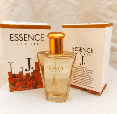 Essence Refreshing Floral Perfume - 100ml